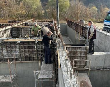 Будівельні роботи тривають